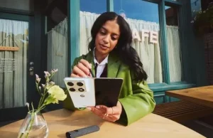 Procurile zvanične slike Motorola Razr Fold telefona