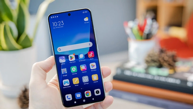 Xiaomi 13, za malo pa odličan!