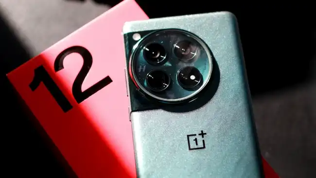 OnePlus 12 recenzija: Najbolji OnePlus telefon!